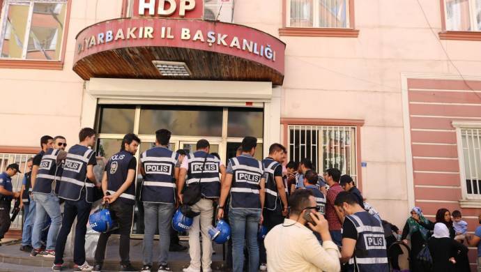 ‘Sensiz Olmaz’da ikinci perde açılıyor! – Sedat Yılmaz (Mezopotamya Ajansı)