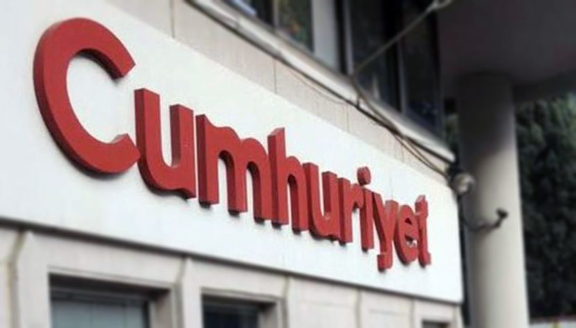 Cumhuriyet&#8217;te TGS üyesi sekiz gazeteci işten çıkartıldı