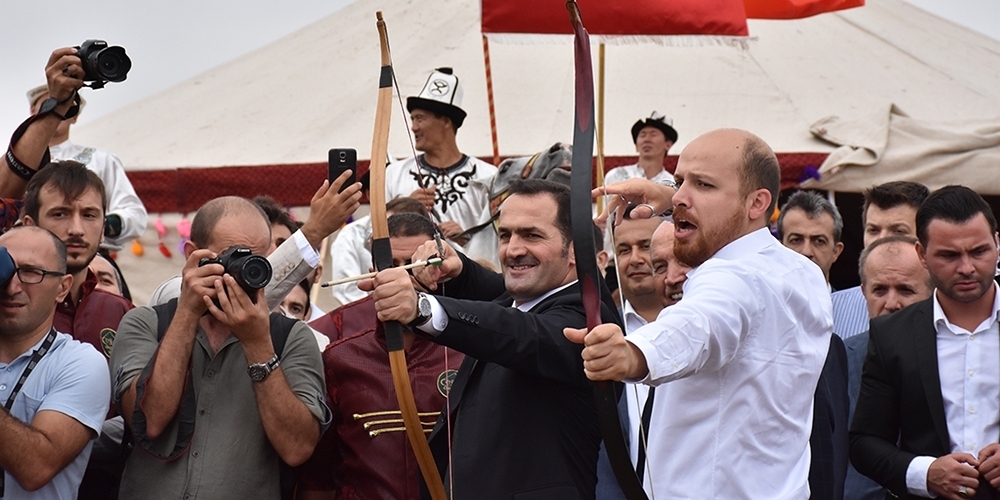 ‘Etnospor’ komedisi: “Yâ Hak diye diye yunduk Yunan’dık!” – Tayfun Atay (T24)