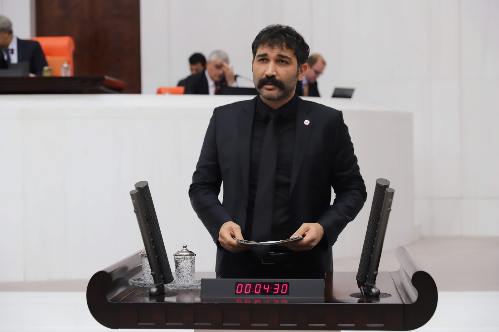 TİP milletvekili Barış Atay&#8217;dan AKP sıralarına: “Gezi&#8217;yi mumla arayacaksınız!”