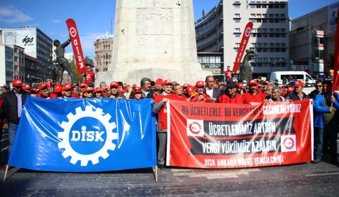 DİSK: &#8220;Ücretlerimiz artsın, vergi yükümüz azalsın&#8221;