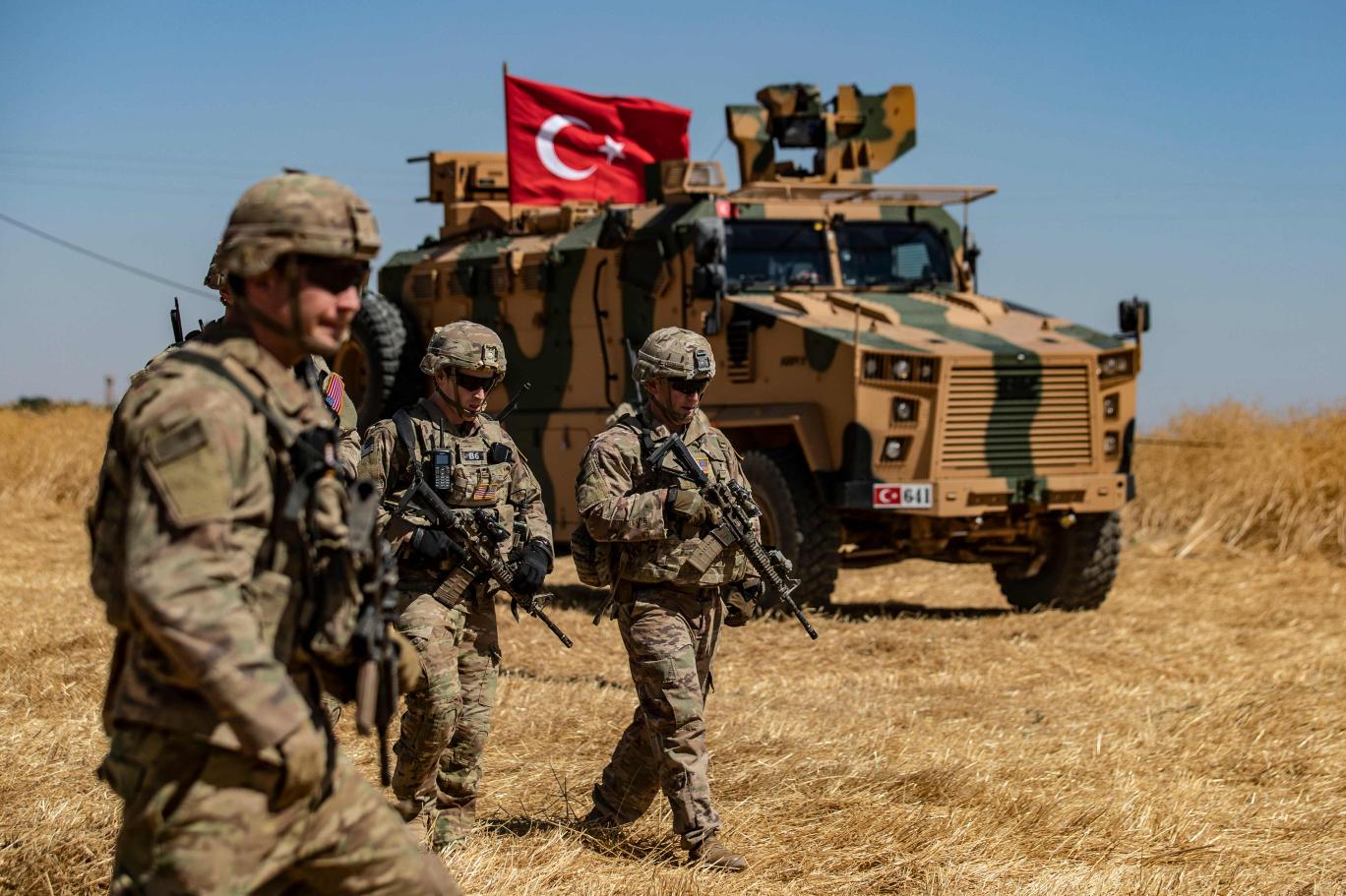 Suriye&#8217;nin kuzeydoğusunda bir asker yaşamını yitirdi