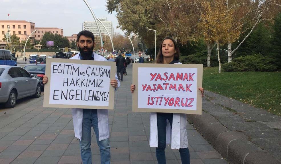 Çalışma hakları engellenen sağlık çalışanlarından “AYM iptali uygulansın” çağrısı