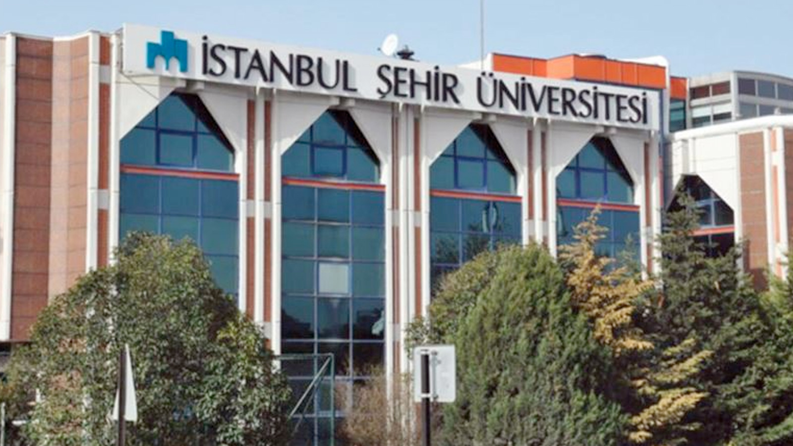 İstanbul Şehir Üniversitesi, Erdoğan&#8217;ın imzasıyla kapatıldı