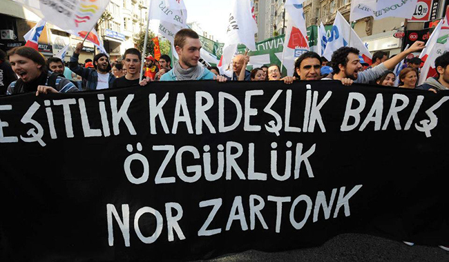 Nor Zartonk: &#8220;Kayyım patrik istemiyoruz&#8221;