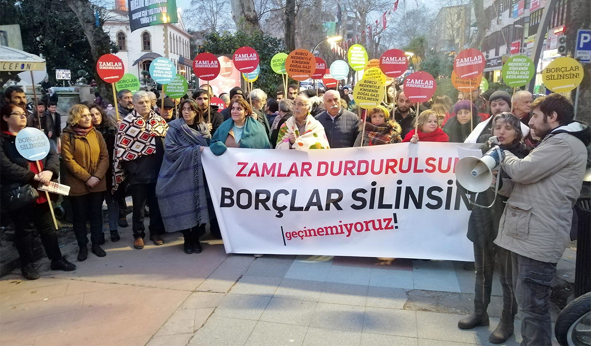 Kocaeli&#8217;de &#8220;Geçinemiyoruz&#8221; eylemi: Zamlar durdurulsun, borçlar silinsin!