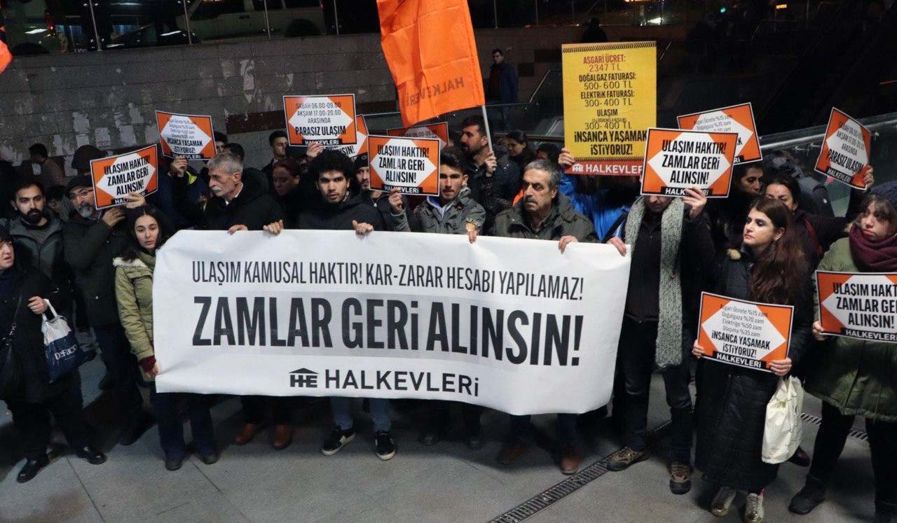 İstanbul Halkevleri&#8217;nden ulaşım zammı protestosu: &#8220;Ulaşım kamusal haktır, zamlar geri alınsın!&#8221;