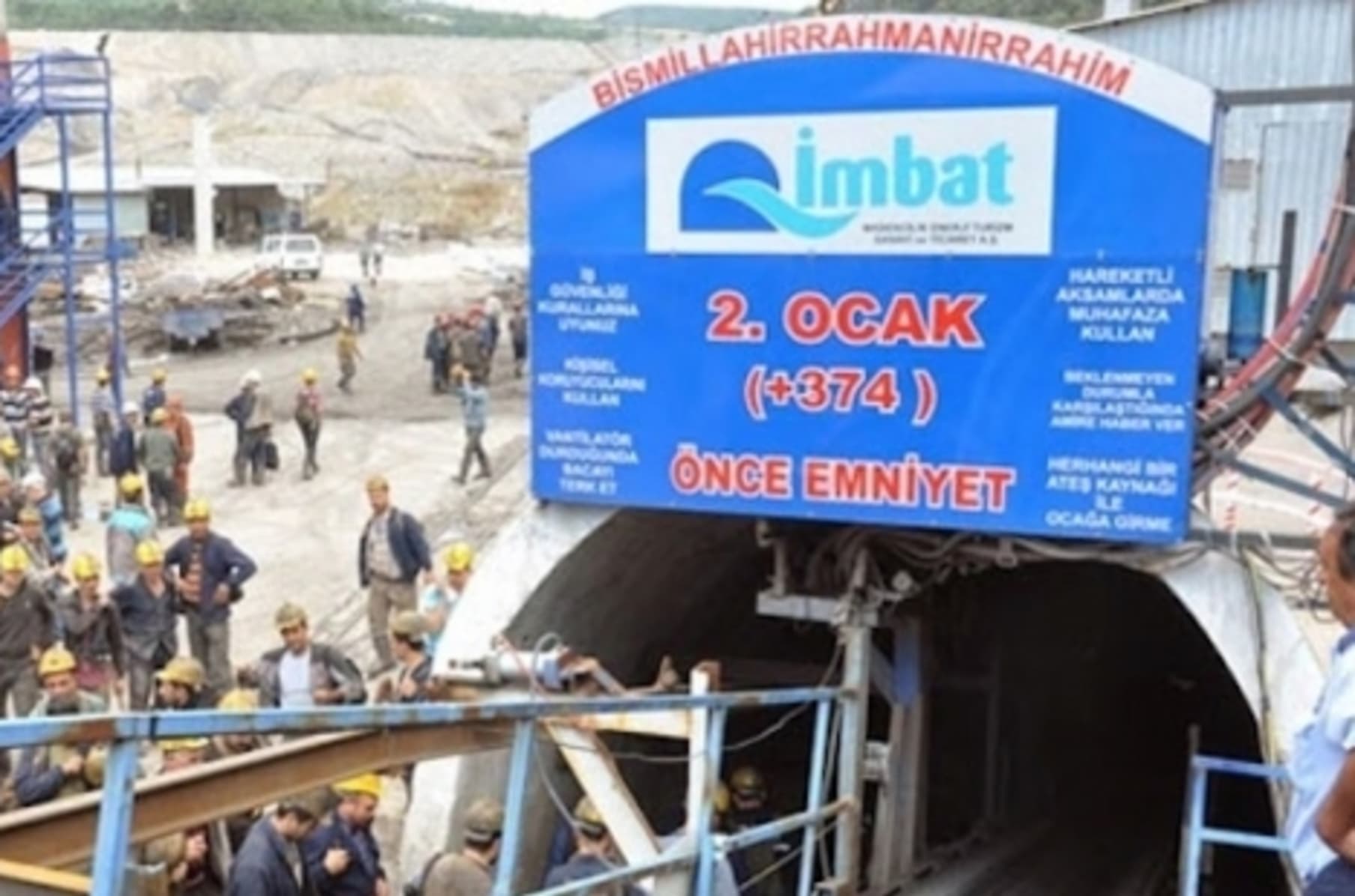 Soma&#8217;da madende göçük: 1 işçi hayatını kaybetti