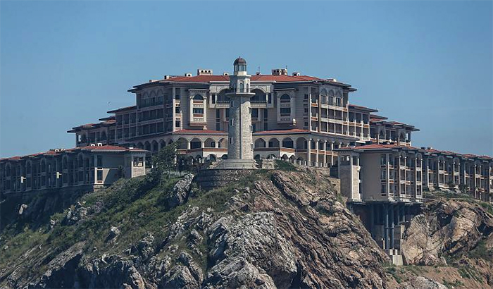 &#8220;Yassıada&#8217;da açılışı yapılan &#8216;demokrasi ve özgürlükler adası&#8217; değil, bir doğa katliamı anıtıdır&#8221;