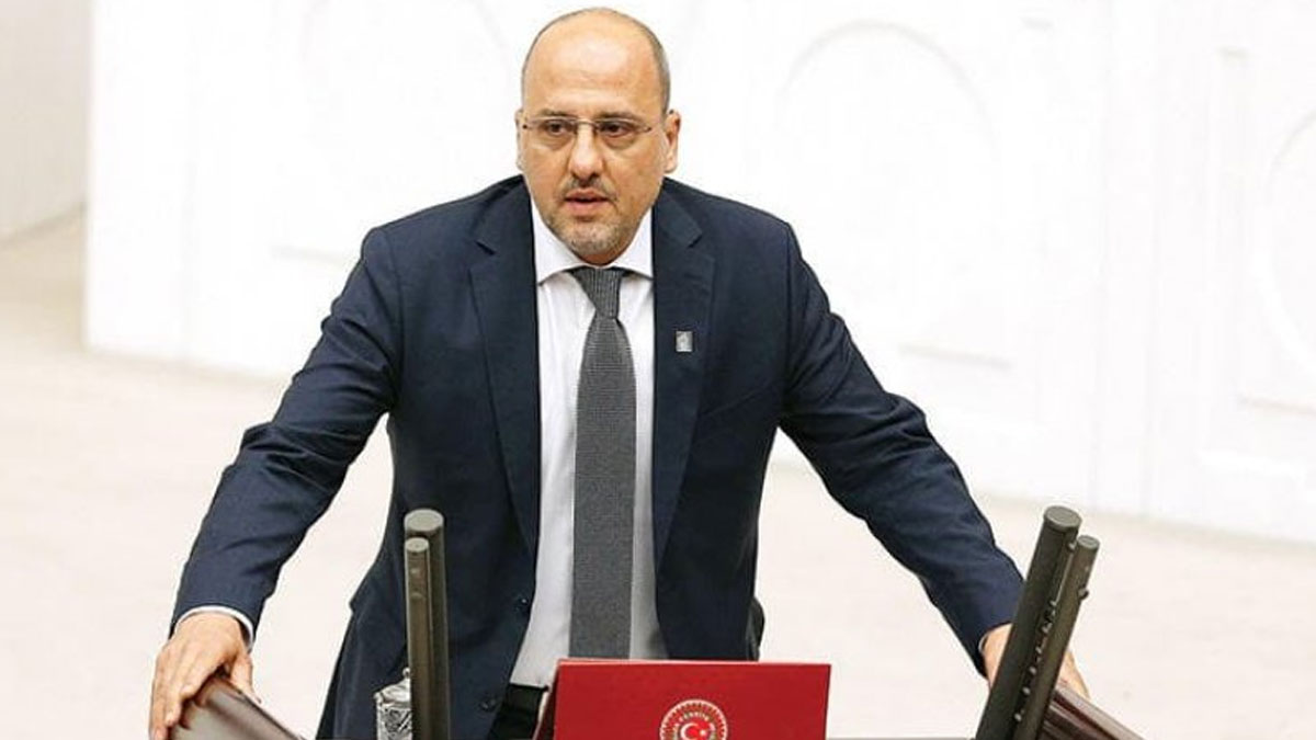 Ahmet Şık TİP’e katıldı