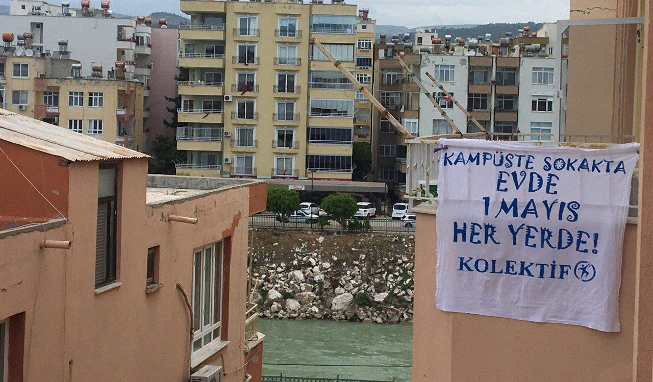Zonguldak&#8217;ta evine 1 Mayıs pankartı asan üniversitelinin evini polis bastı