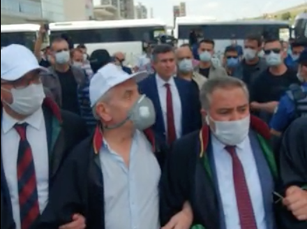 Baro başkanları, direniş alanına 27 saat sonra gelen Feyzioğlu&#8217;na sırtlarını döndü: &#8220;Bunların sorumlusu sensin&#8221;