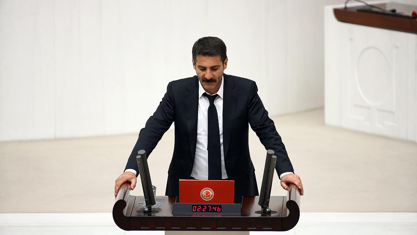 Van&#8217;da bir yurttaşın tarlasını sularken karakoldan açılan ateş ile öldürülmesi Meclis gündeminde