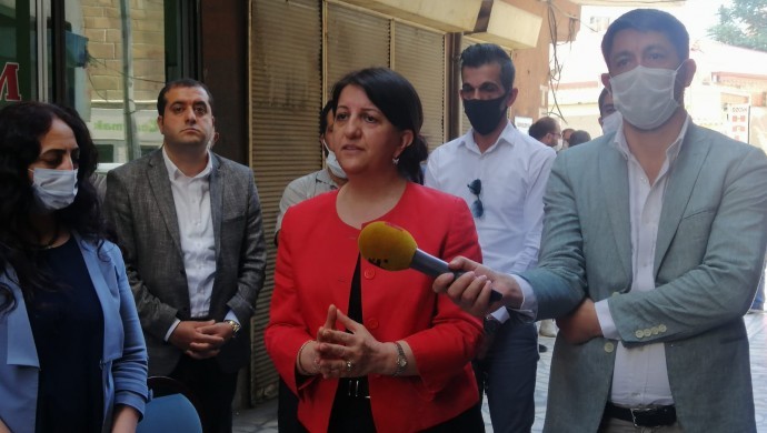 Pervin Buldan: &#8220;Hodri meydan, kurun sandıkları bir kez daha görün&#8221;