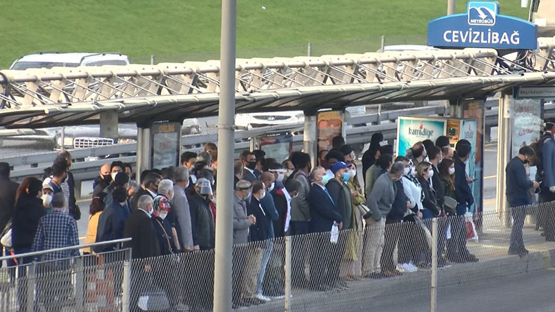 İstanbul metrolarında ayakta yolcu kapasitesinin yarısı, metrobüs ve otobüslerde ise üçte biri kullanılacak