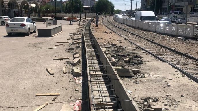 Diyarbakır’ı ikiye bölecek duvarın yapımı durduruldu