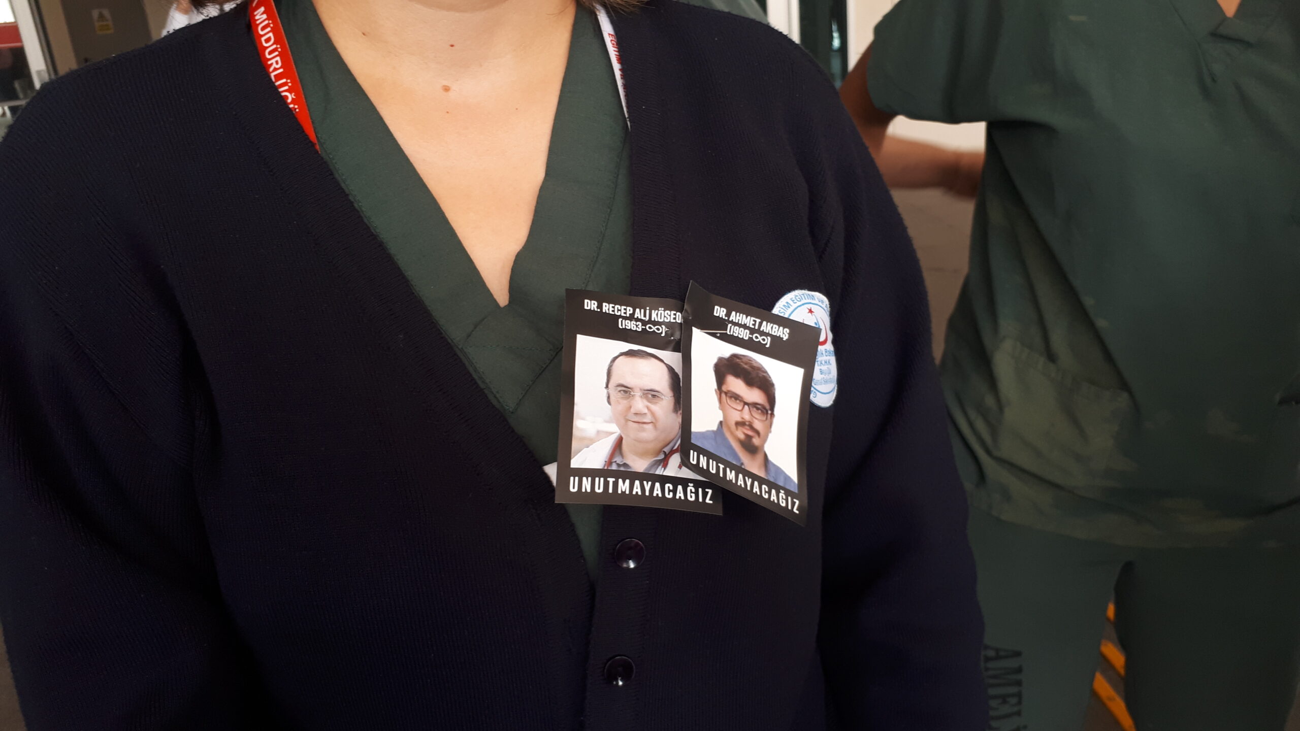 Tabiplerden koronavirüs nedeniyle hayatını kaybeden meslektaşları için Taksim&#8217;de anma etkinliği
