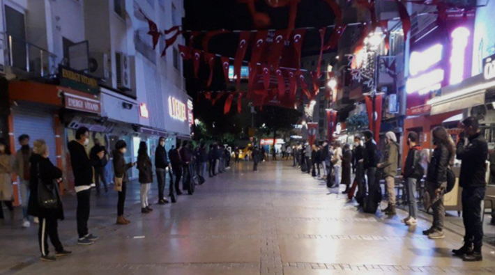 İzmir Halkevleri: “Hayatı değil COVID-19’u durdurun”