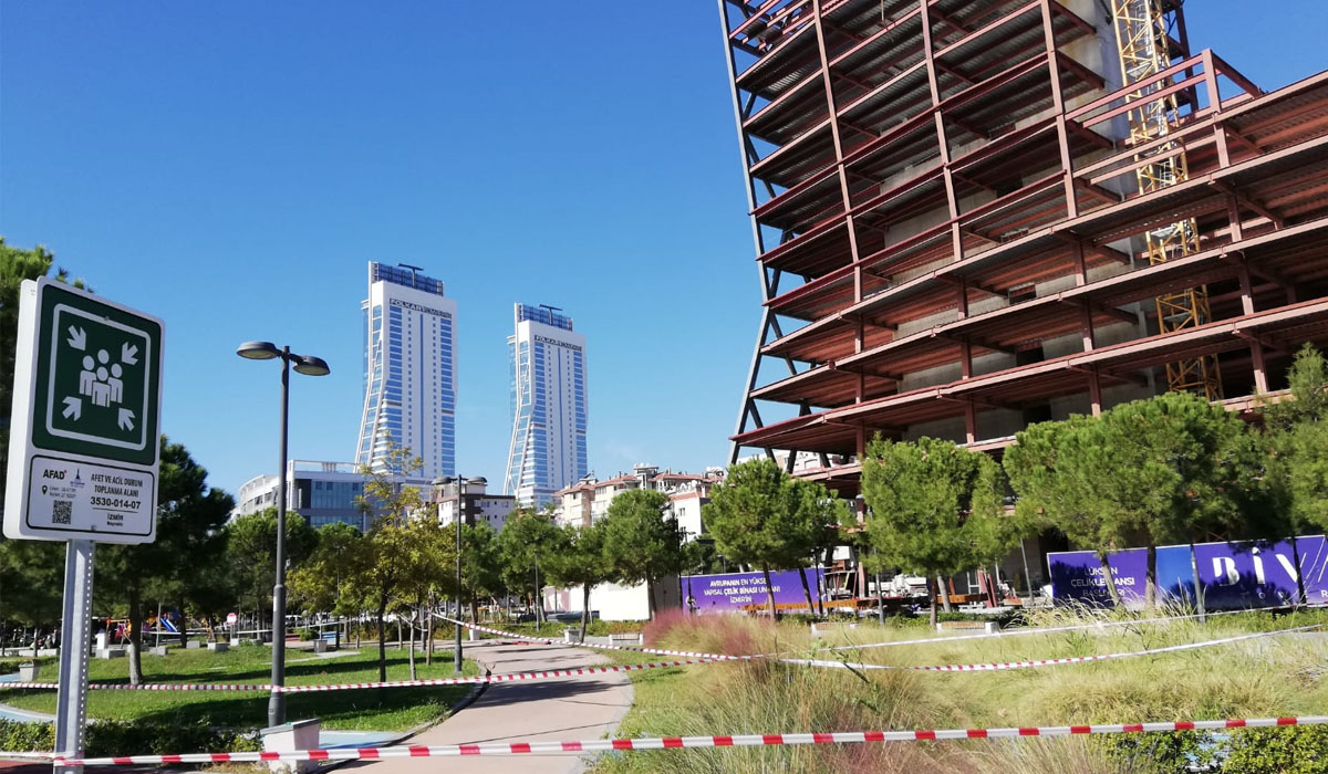 İzmir’de toplanma alanı gökdelen inşaatı nedeniyle kullanılamıyor