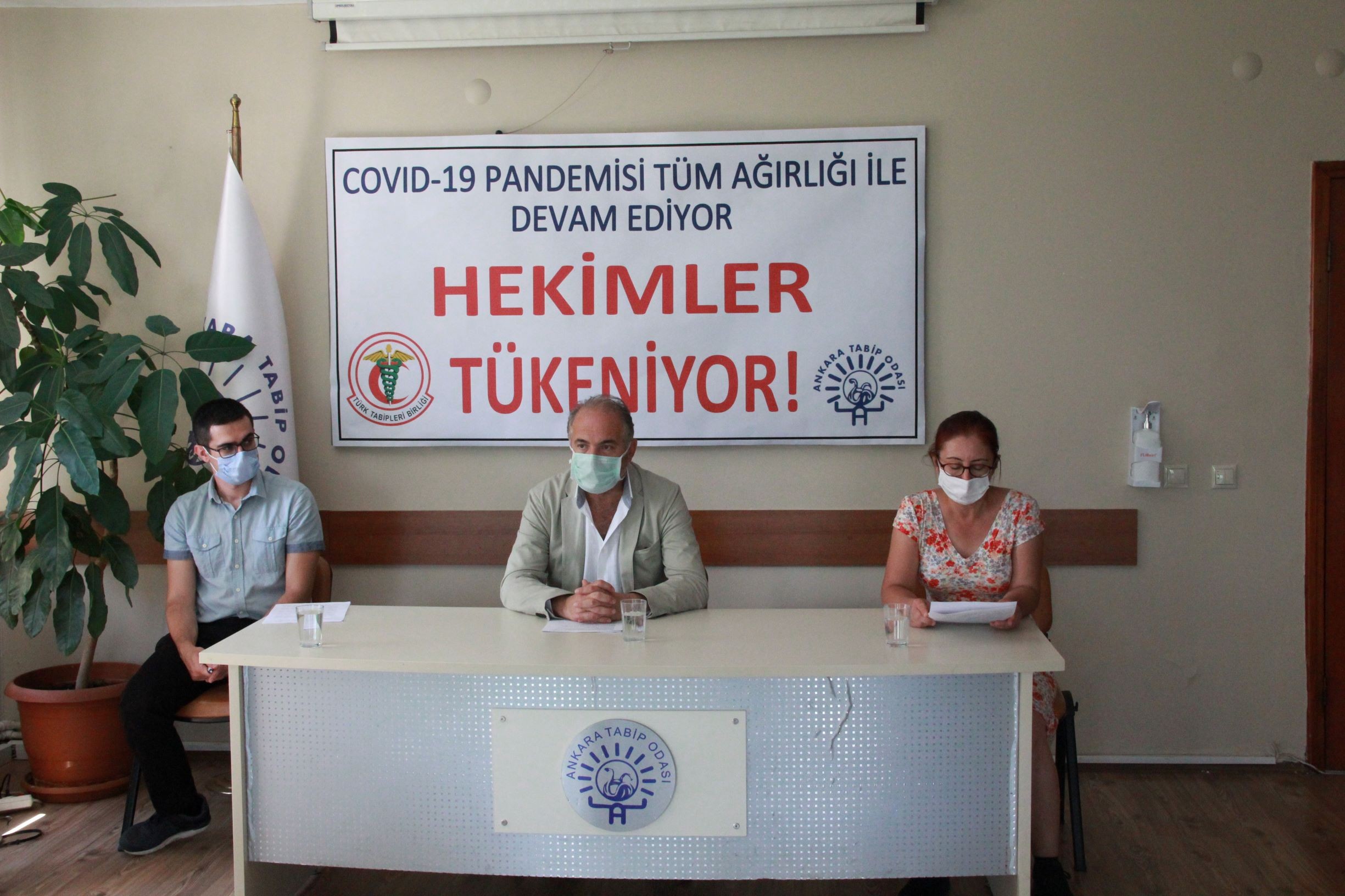 Ankara Tabip Odası: &#8220;COVID-19 sonucu olan ölümler açıklananın üç katından fazla, 150 binin üstünde sağlık çalışanı enfekte oldu&#8221;