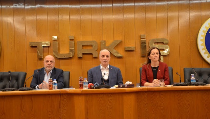 DİSK, Türk-İş ve Hak-İş&#8217;ten ortak açıklama: Asgari ücret işçinin eline kesintisiz geçsin