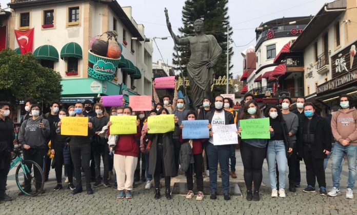 Boğaziçi Üniversitesi öğrencileri Antalya’dan seslendi: &#8220;Anti-demokratik uygulamalar üniversitemize zarar veriyor&#8221;
