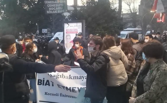 Kocaeli&#8217;de Boğaziçi direnişine destek eylemine polis saldırısı: 17 kişi gözaltında