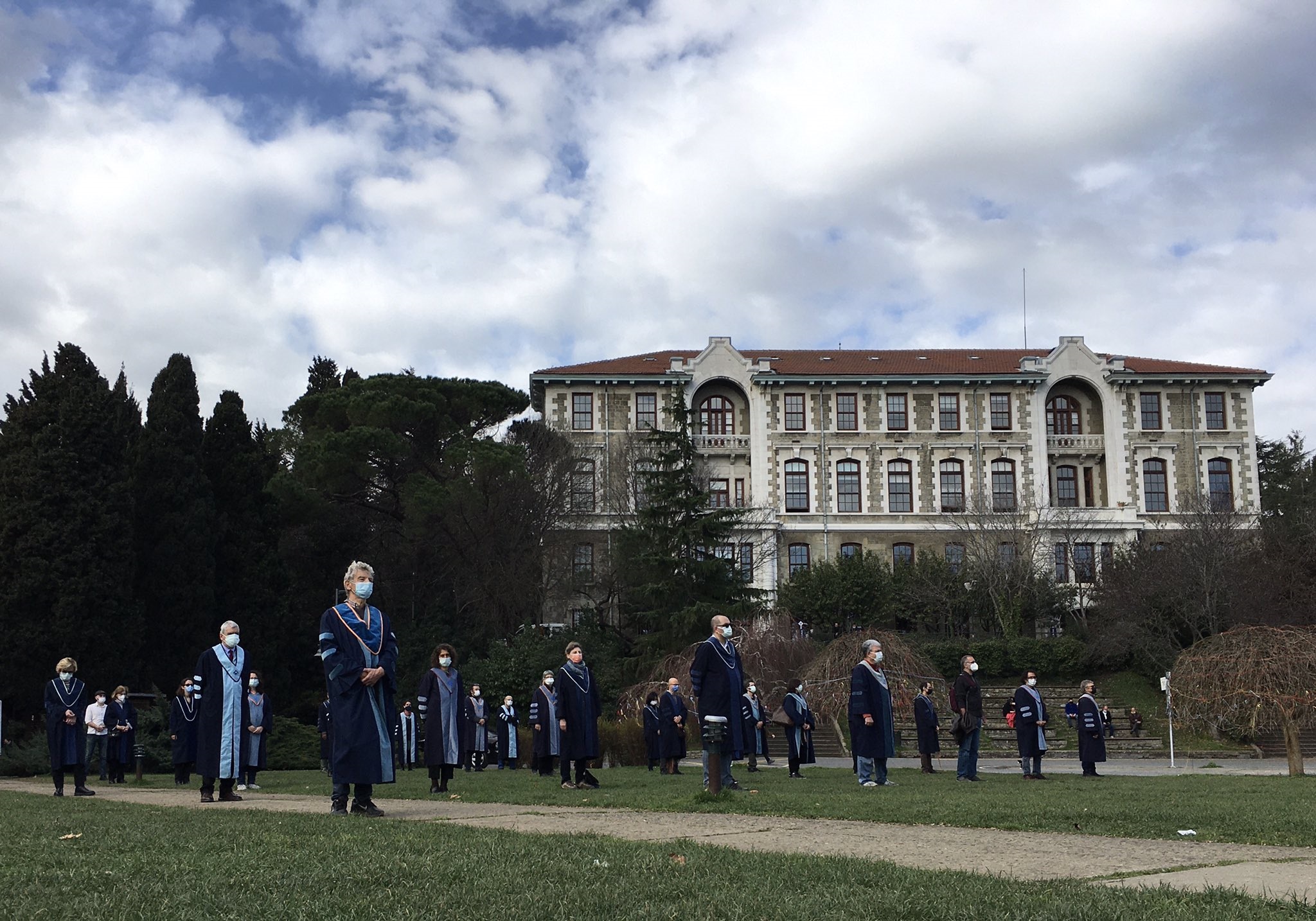 Boğaziçililerden Naci İnci’ye: “Hiç utanmanız yok mu, rektör yardımcılığını kabul ediyorsunuz?”