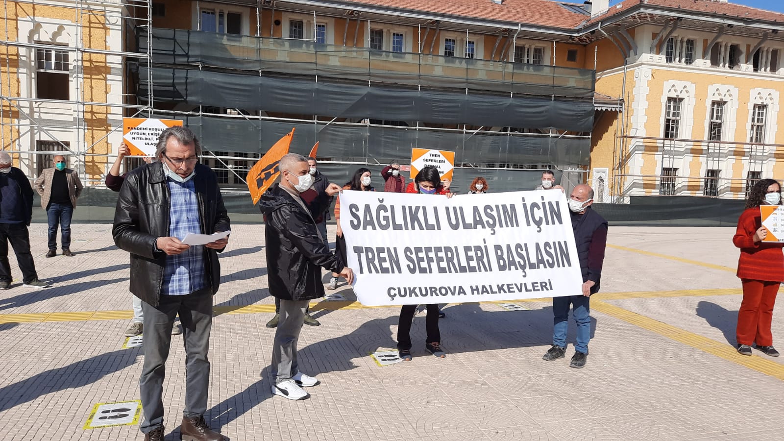Halkevleri Çukurova&#8217;da bölgesel tren seferlerinin iptal edilmesini protesto etti