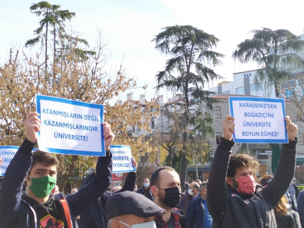 Trabzon Emek ve Demokrasi Platformu&#8217;ndan Boğaziçi direnişine destek eylemi: &#8220;Asla aşağı bakmayacağız&#8221;