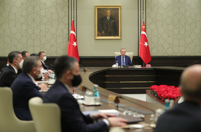 Önce yavaş yavaş sonra birdenbire &#8211; Ergin Yıldızoğlu (Cumhuriyet)
