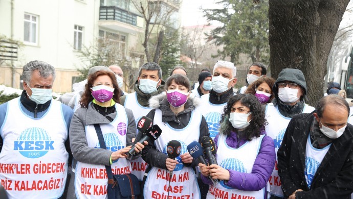 KESK&#8217;in yürüyüş kolu Ankara&#8217;ya ulaştı: Çalışma Bakanlığı önündeki açıklamaya polis engeli
