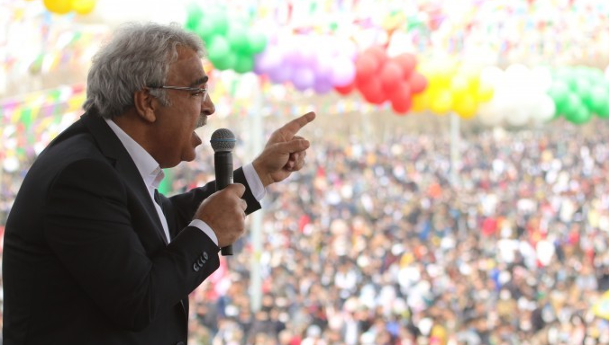 HDP seviyeyi yükseltirken&#8230; &#8211; Ertuğrul Kürkçü (Yeni Yaşam)
