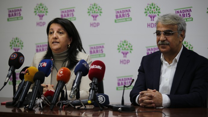 HDP olağanüstü toplandı: &#8220;Bugün bize yapılan yarın mutlaka size yapılacaktır&#8221;