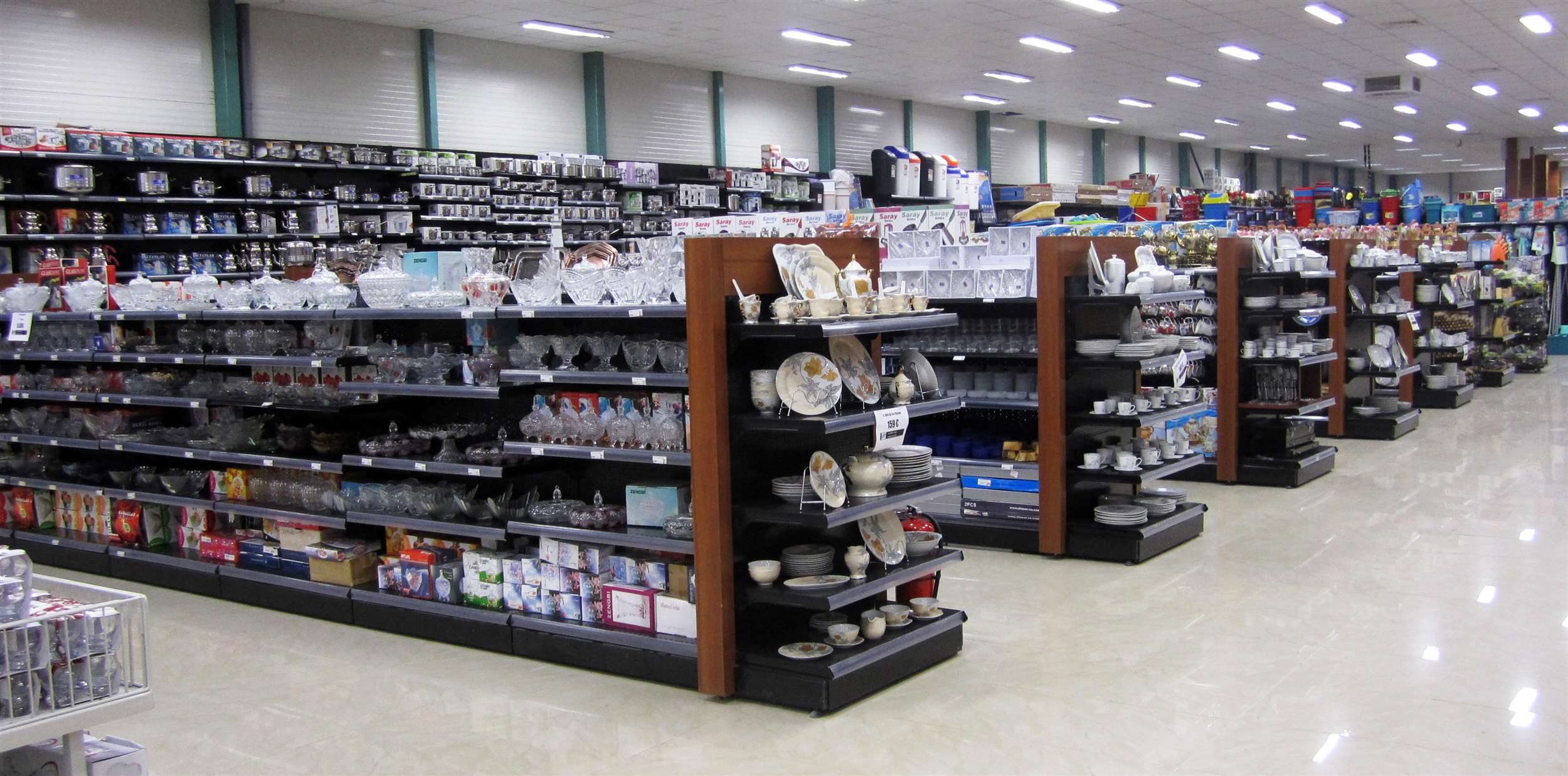 Marketlerde bazı ürünlerin satışına yasak kararı: Ayakkabı, kırtasiye, züccaciye, hırdavat, giyecek&#8230;
