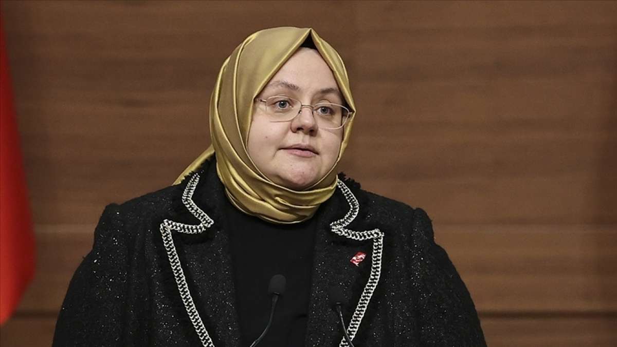 Bakan Zehra Zümrüt Selçuk’un, “Evde hastalananlar var, nasıl meslek hastalığı kabul edelim” açıklamasına tepki