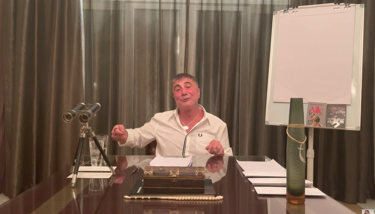 Peker’den Soylu’yu ve yukarıyı hedef alan iddialar: “Senin hakkında dosya var, yurtdışına çık, bu adamın borcunu da sil, yukarının haberi var…”