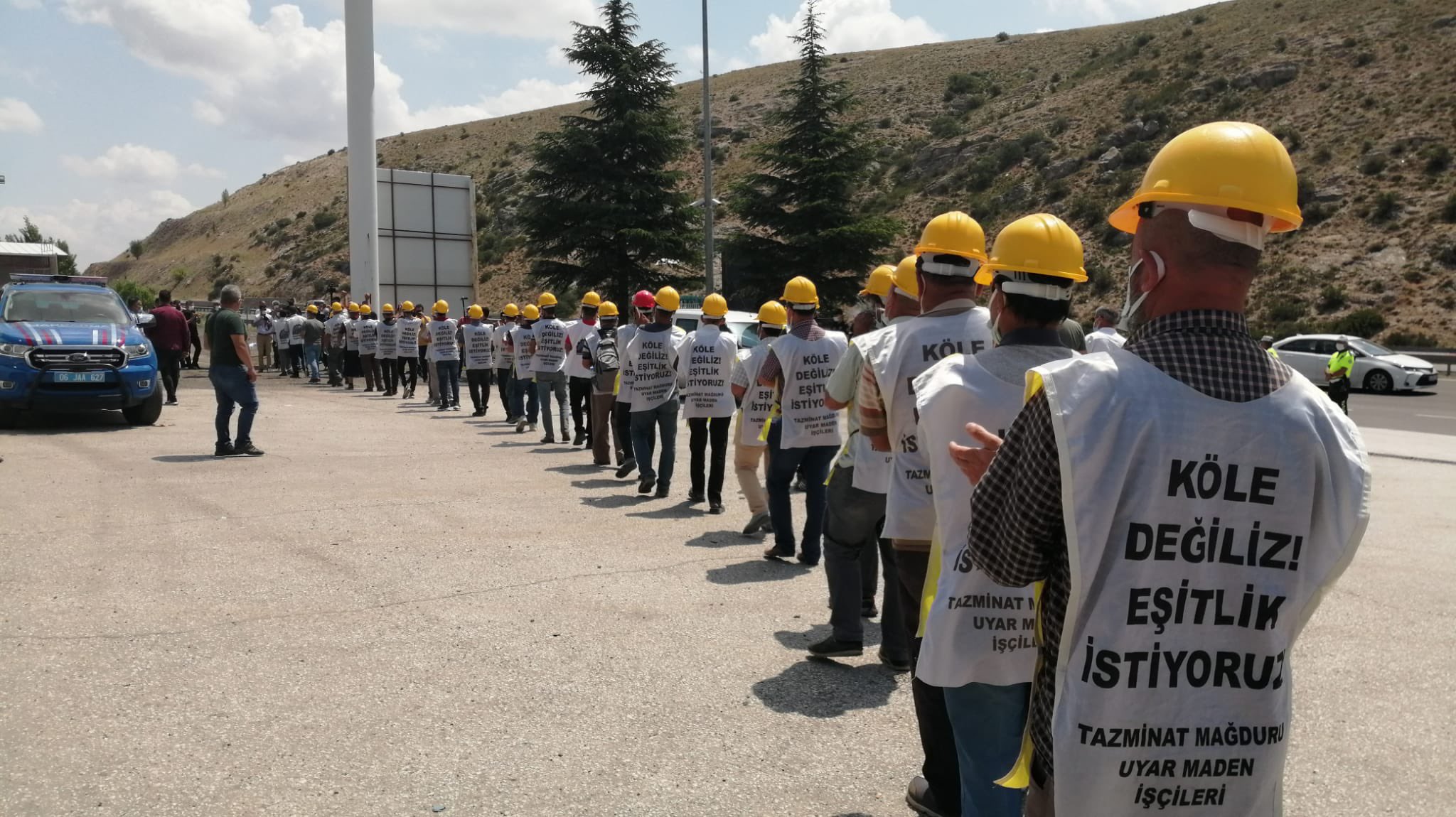 Meclis&#8217;e yürümelerine izin verilmeyen madenciler kararlı: &#8220;Ölmek var dönmek yok&#8221;