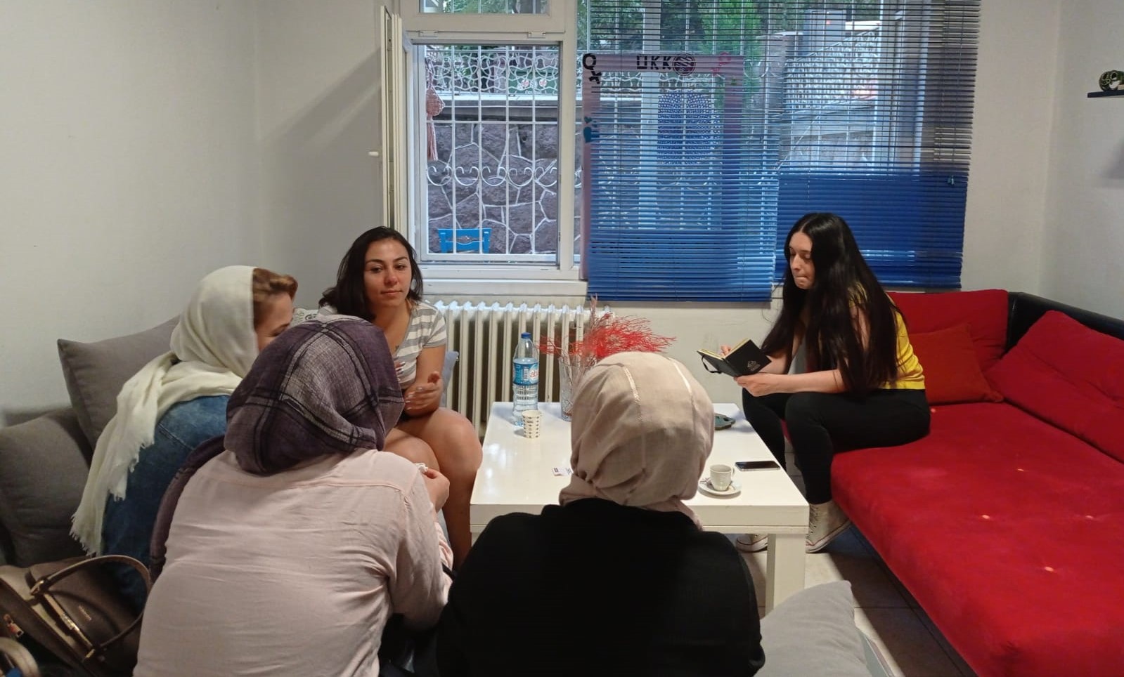 Ankara&#8217;da üç Afgan mülteci kadın: &#8220;Dünyaya sığamadık, sanki Tanrı bizi yaratmış sonra da bir yere yerleştirmeyi unutmuş gibi&#8230;&#8221;