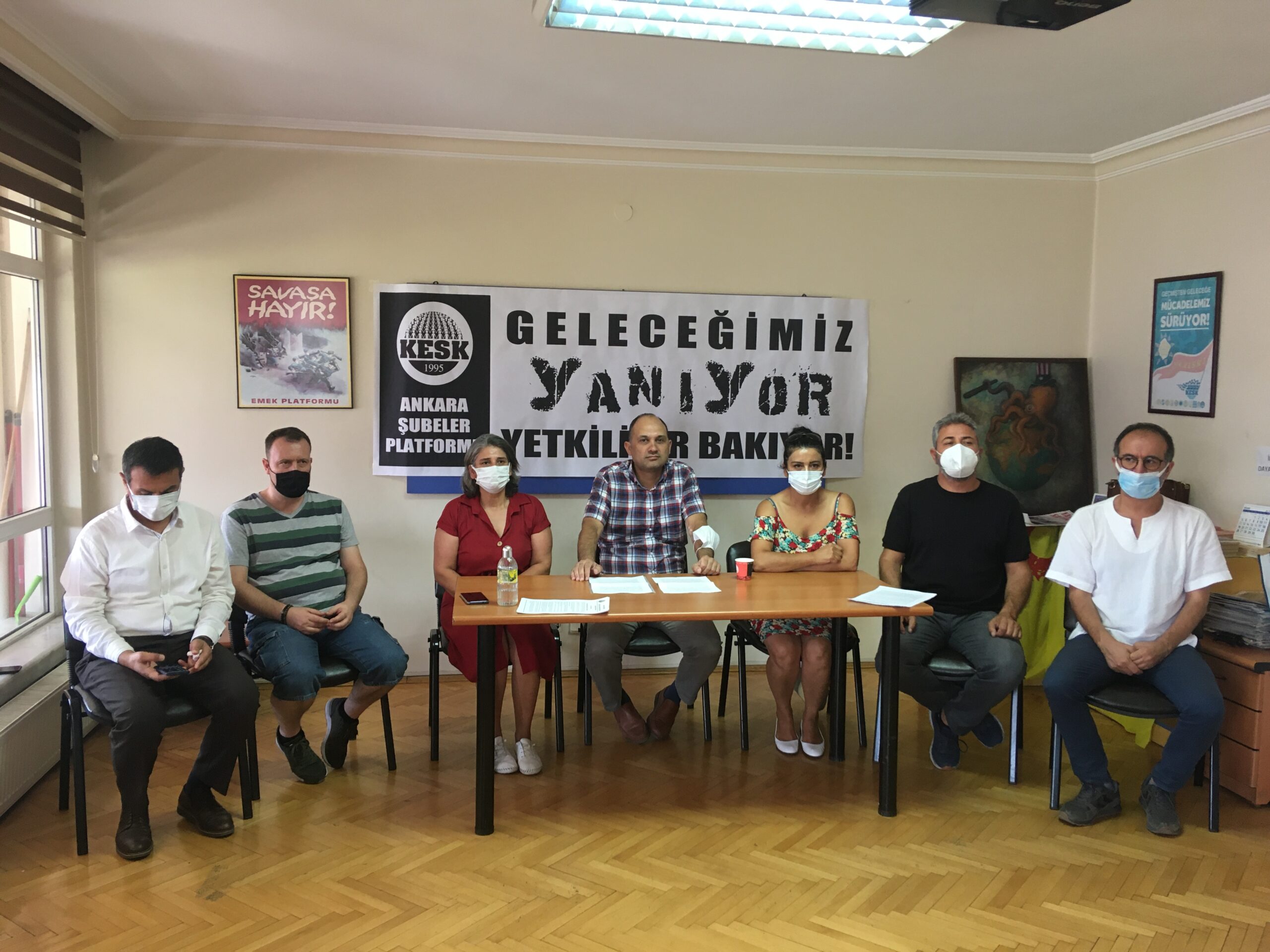 KESK’ten iktidarın yangınları kontrol edememesine tepki: “Geleceğimiz yanıyor, yetkililer bakıyor!”