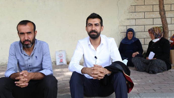 Şenyaşar ailesi avukatı meslektaşlarını adliye önüne çağırdı