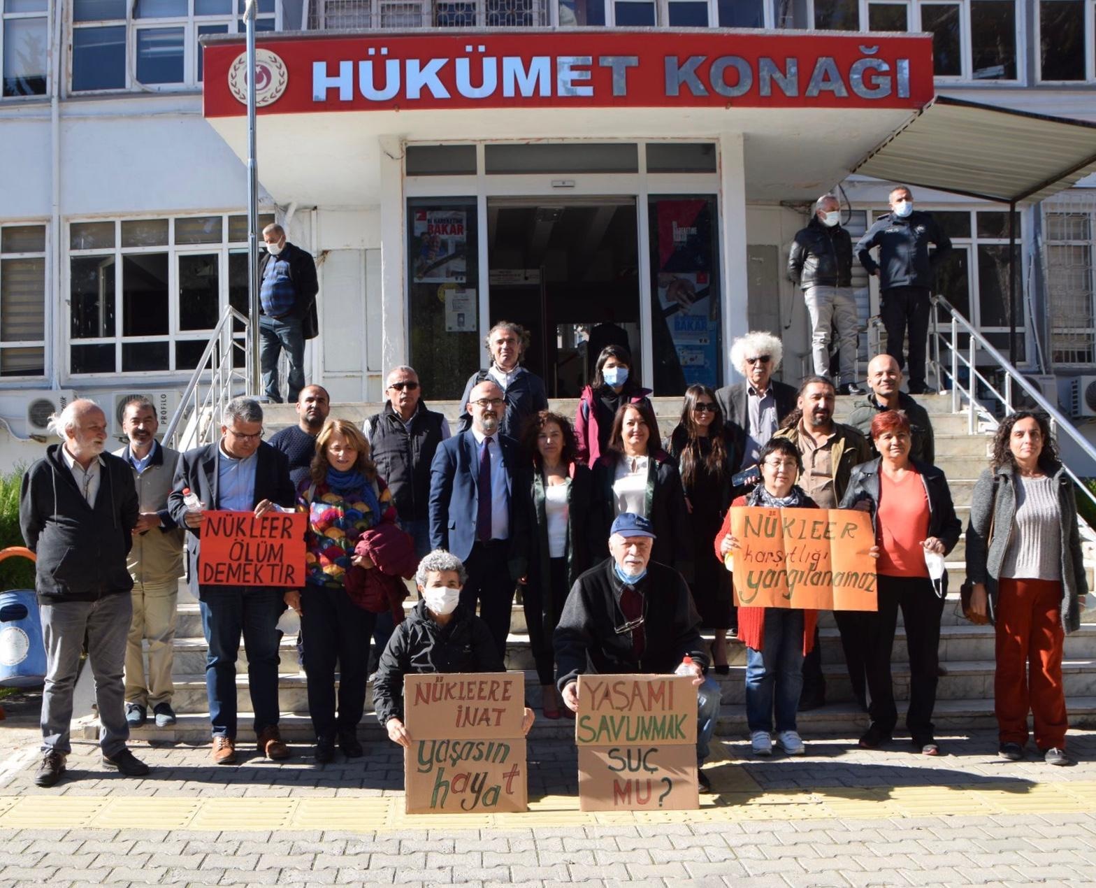Fukuşima’yı andıkları için yargılanan NKP üyeleri beraat etti