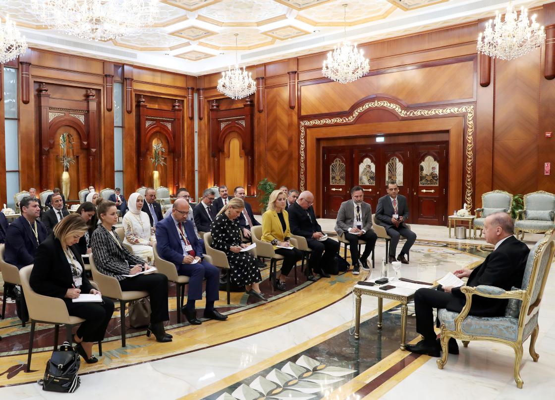 Erdoğan: &#8220;Yüksek faizin zengini daha zengin, fakiri daha fakir yapmasına kesinlikle müsaade edemeyiz&#8221;