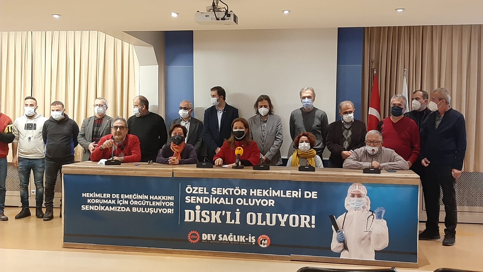 Dev Sağlık İş’ten özel sektör hekimlerine örgütlenme çağrısı: “İşkolu karmaşasının üstesinden birlikte geleceğiz”