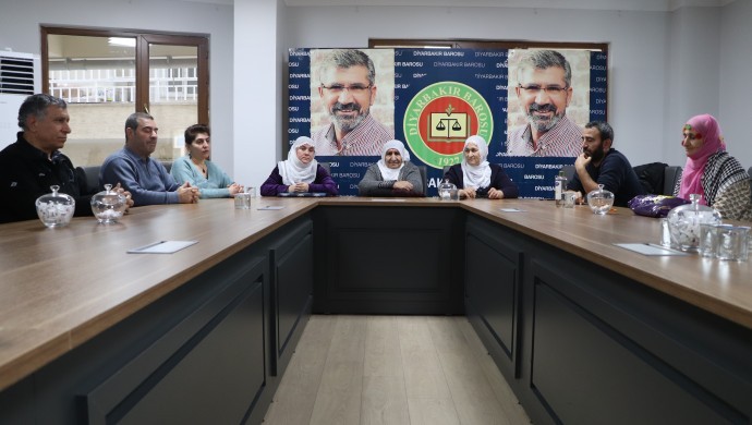 Diyarbakır ve Van&#8217;daki Adalet Nöbeti devam ediyor