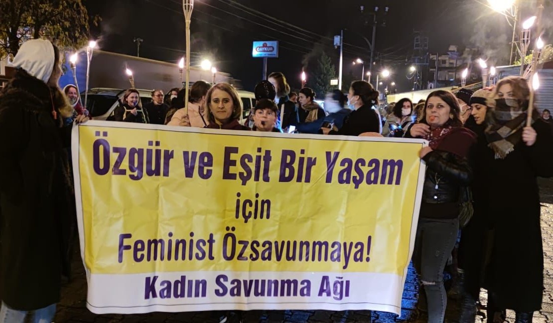 Bir feminist özsavunma atölye deneyimi: Karanlık dünyaya ay ışığı olacağız &#8211; Güneş Altunkaya (Kadın Savunması)