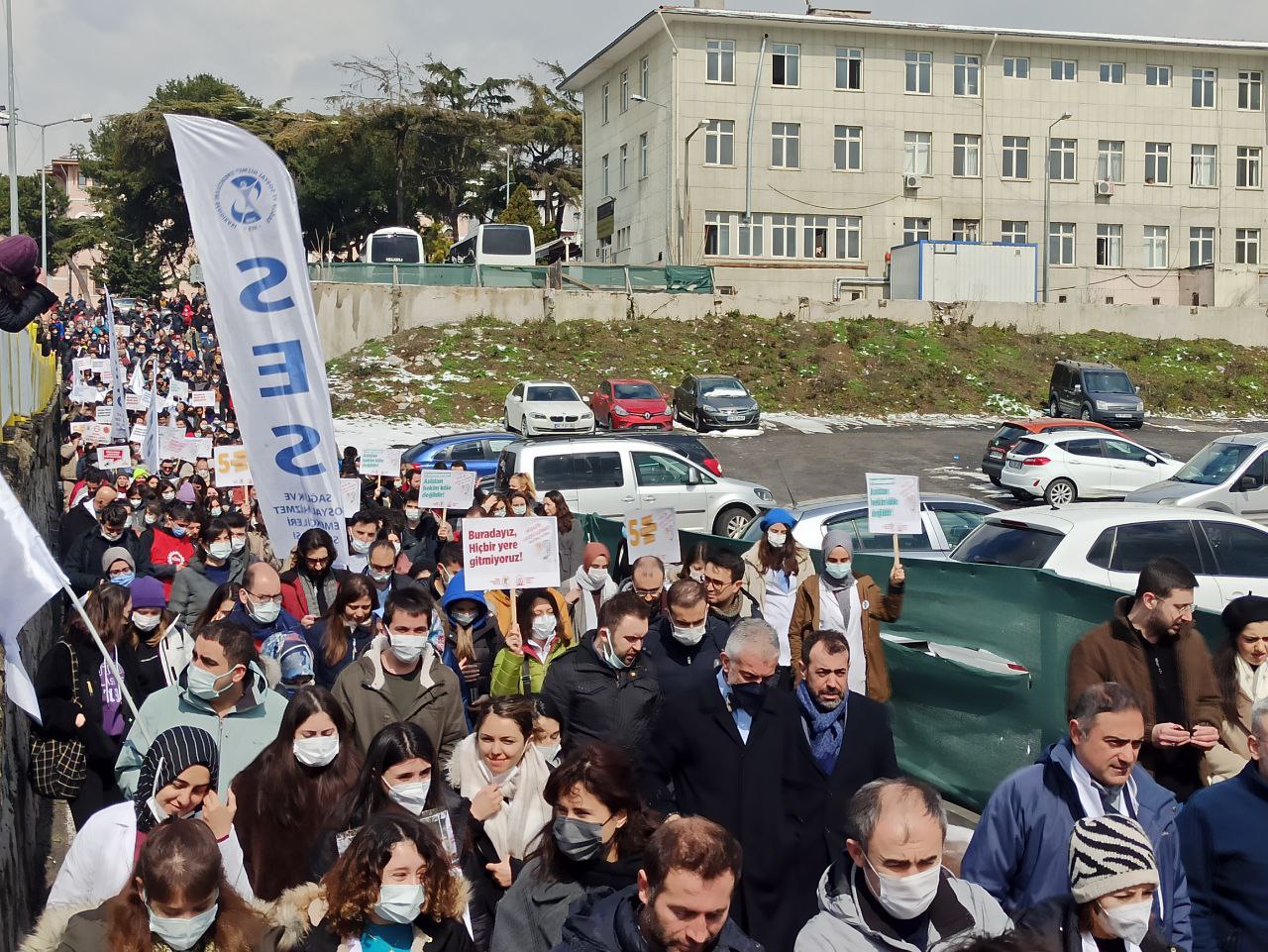 Sağlık emekçileri hakları için Büyük G(ö)REV’deydi: "Hiçbir yere gitmiyoruz, hakkımız olanı alacağız"