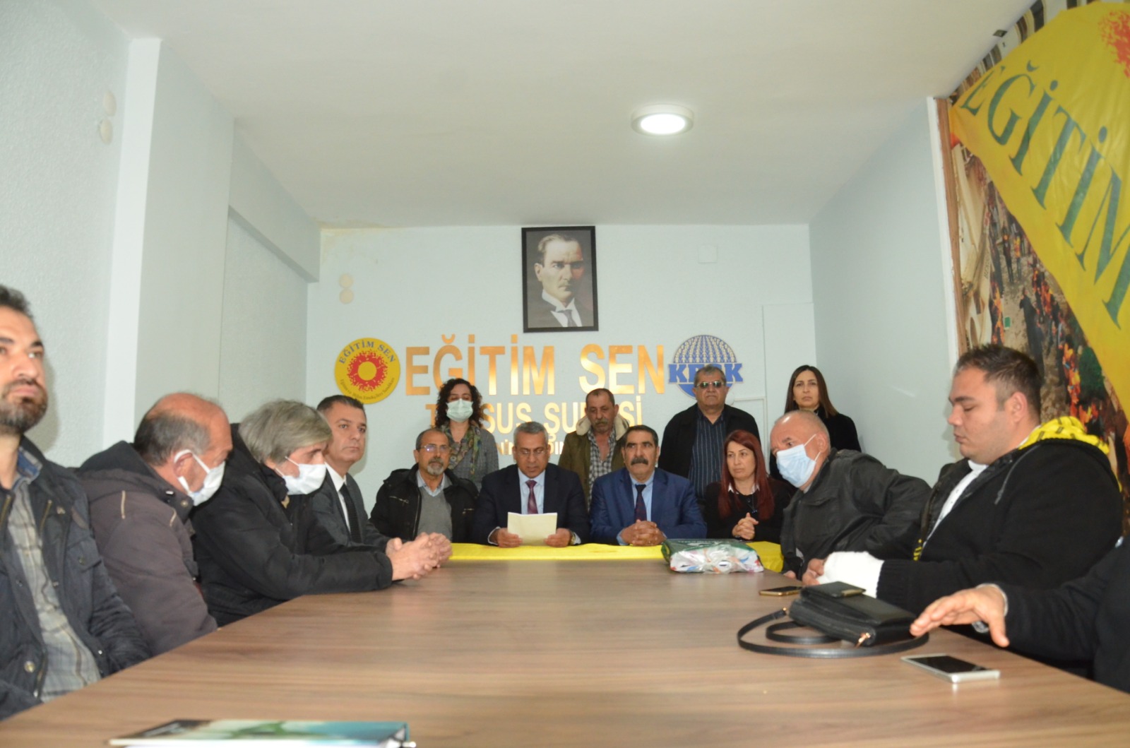 Tarsus&#8217;ta &#8220;Geçinemiyoruz&#8221; mitingine katılan 21 kişiye soruşturma açıldı