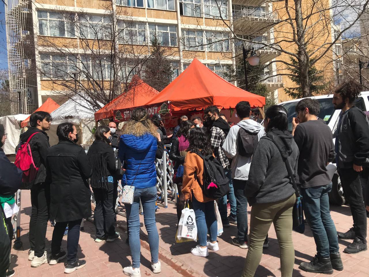 İhmallerden dolayı hayatını kaybeden Hasan Can Çoban kaldığı yurt önünde anıldı