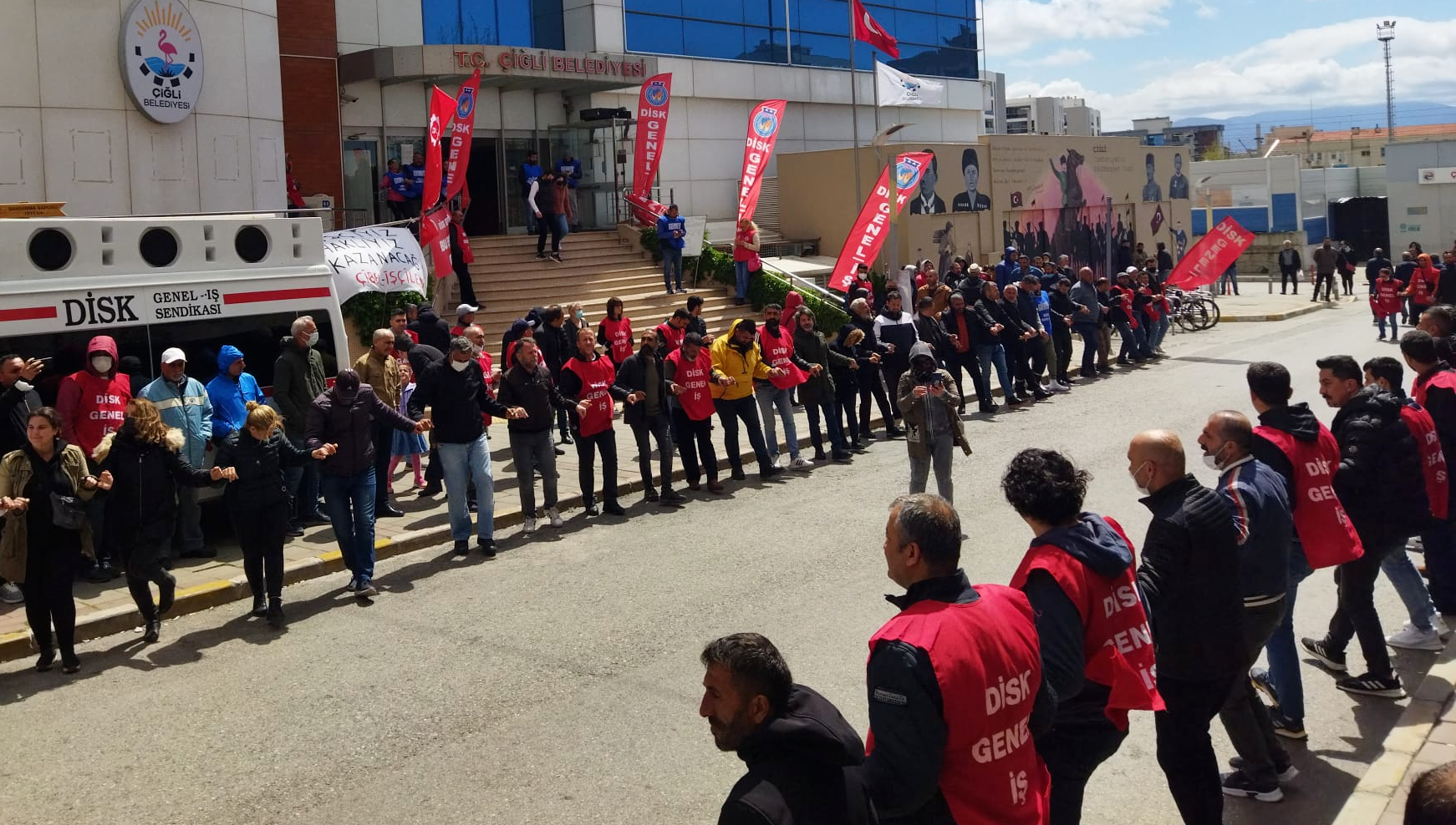 Çiğli Belediyesi grevi beşinci günde: &#8220;Birleşen işçiler asla yenilmez&#8221;
